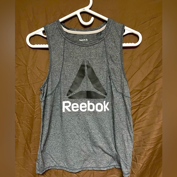 Reebok Womens Workout Muscle Graphic Tank Top Size XS - Will Fit Sm-M - Picture 2 of 4